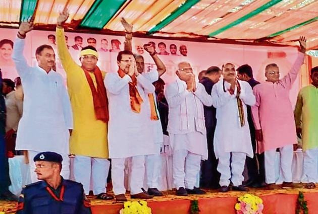 Haryana chief minister Manohar Lal Khattar along with other BJP leaders at a public meeting in Kalanaur town of Rohtak district on Monday. (Manoj Dhaka/HT) Haryana chief minister Manohar Lal Khattar along with other BJP leaders at a public meeting in Kalanaur town of Rohtak district on Monday. (Manoj Dhaka/HT)