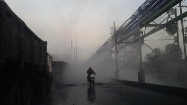 Fly ash pollution in Singrauli in Madhya Pradesh.(HT FILE PHOTO)