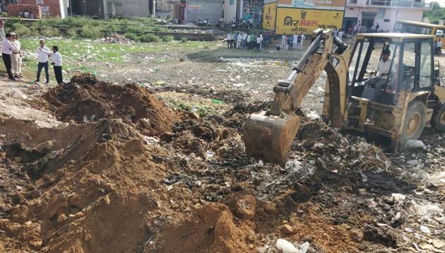 Despite the killers digging up the spot to remove the body in 2011, a large chunk of decomposed remains had remained in the ground all these years. (Sourced) Despite the killers digging up the spot to remove the body in 2011, a large chunk of decomposed remains had remained in the ground all these years. (Sourced)