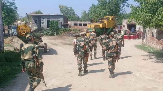 The details of these drops emerged following investigations that led to and following the September 22 weapons seizure at Tarn Taran district; the eight payloads were dropped in Amritsar and Tarn Taran. (HT Photo) The details of these drops emerged following investigations that led to and following the September 22 weapons seizure at Tarn Taran district; the eight payloads were dropped in Amritsar and Tarn Taran. (HT Photo)