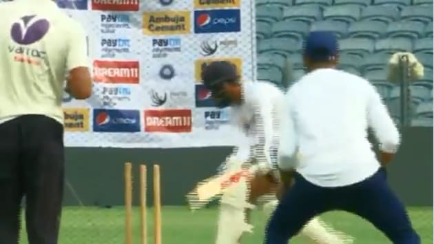 Virat Kohli was knocked over by Ravindra Jadeja(Screengrab)