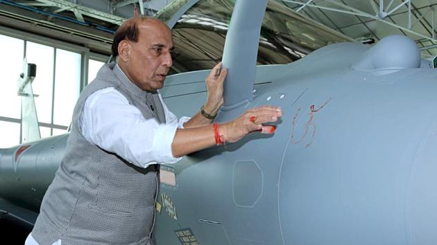 Defence Minister Rajnath Singh performed a ‘Shastra puja’ on Rafale jet.(ANI Photo)