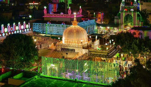 Teh accused used to work as a caretaker at the dargah of Moinuddin Chishti in Ajmer.(PTI) Teh accused used to work as a caretaker at the dargah of Moinuddin Chishti in Ajmer.(PTI)
