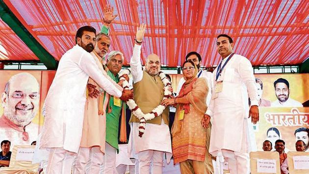 Contrasting the Bharatiya Janata Party’s stand with that of the Congress, Shah said former prime minister Atal Bihari Vajpayee had praised then PM Indira Gandhi after India won the 1971 war against Pakistan.(HT image)