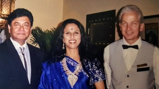 Dilip De, Shobha De and David Gower (right) at a party in Bombay.(HT Photo)