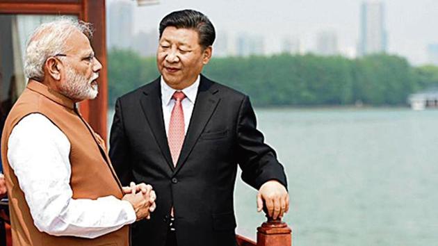 PM Modi and President Xi Jinping during the Wuhan summit.(HT PHOTO)