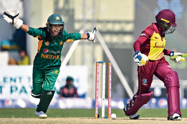 Pakistani wicketkeeper Sidra Nawaz (L) celebrates after West Indies cricketer Shermaine Campbelle is clean bowled during the third and last T20 match between the Pakistan and West Indies' women’s cricket teams at the Southend Club Cricket Stadium in Karachi on February 3, 2019. (AFP) Pakistani wicketkeeper Sidra Nawaz (L) celebrates after West Indies cricketer Shermaine Campbelle is clean bowled during the third and last T20 match between the Pakistan and West Indies' women’s cricket teams at the Southend Club Cricket Stadium in Karachi on February 3, 2019. (AFP)