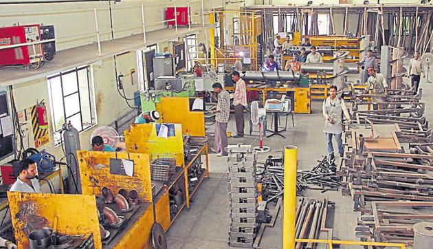 As negotiations are underway on whether India should join the 16 country Free Trade Agreement (FTA), the RSS is vehemently opposed to the trade pact.(HT file photo) As negotiations are underway on whether India should join the 16 country Free Trade Agreement (FTA), the RSS is vehemently opposed to the trade pact.(HT file photo)
