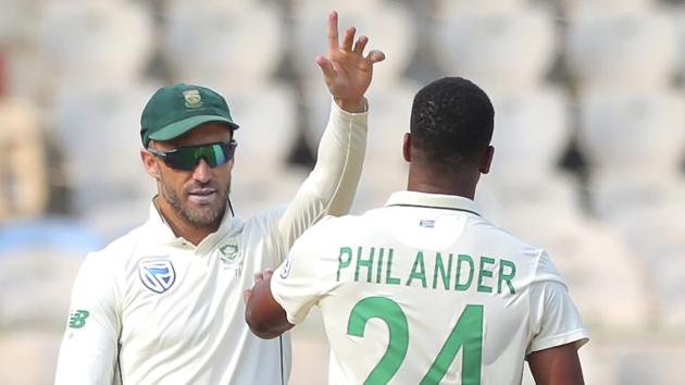 South Africa's bowler Vernon Philander with skipper Faf du Plessis.(AP) South Africa's bowler Vernon Philander with skipper Faf du Plessis.(AP)