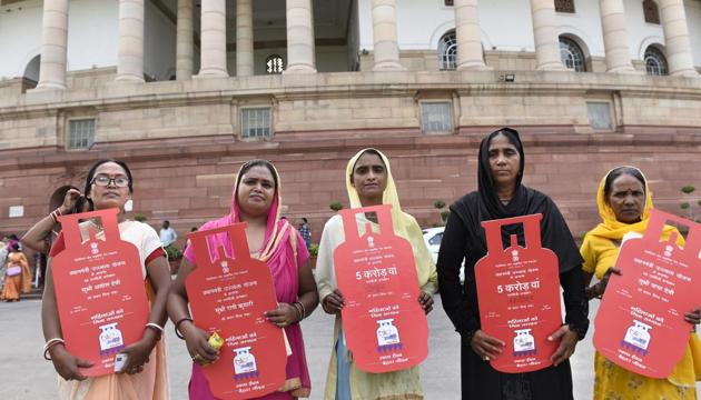 Beneficiaries under the Pradhan Mantri Ujjwala Yojana at Parliament house, New Delhi, August 3, 2018(Arvind Yadav/HT PHOTO)