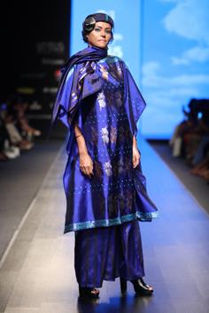 A model walks for Sanjukta Dutta’s collection titled Aakaash inspired by the infinite sky and it’s many hues of blue. 