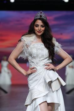 Zoya Afroz turns showstopper for designer Anju Jain. 