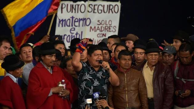 On October 10, key indigenous leader Jaime Vargas, head of the indigenous umbrella organization Confederation of Ecuador’s Indigenous Nationalities (CONAIE), rejects talks with Moreno and issues a call to “radicalize” protests. Thereafter in Quito indigenous groups seize eight police officers during a tense stand-off where five civilians, including an indigenous leader are killed, said Ecuador’s ombudsman. (Rodrigo Buendia / AFP)