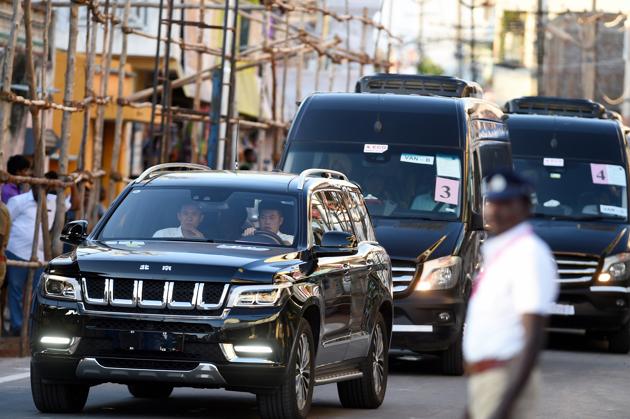 Convoy rehearsal of Chinese President Xi Jinping at the Mamallapuram heritage site, as part of the preparations for a day before the informal summit between Prime Minister Narendra Modi and Chinese President Xi Jinping, in Mamallapuram.(PTI)