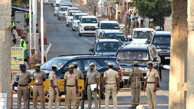 Convoy rehearsal of Chinese President Xi Jinping at the Mamallapuram heritage site, as part of the preparations for a day before the informal summit between Prime Minister Narendra Modi and Chinese President Xi Jinping, in Mamallapuram.(PTI)