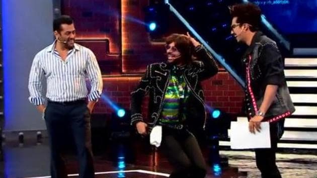 Bigg Boss 13 Weekend Ka Waar: Sunil Grover and Harsh Limbachiyaa will join Salman Khan on stage.