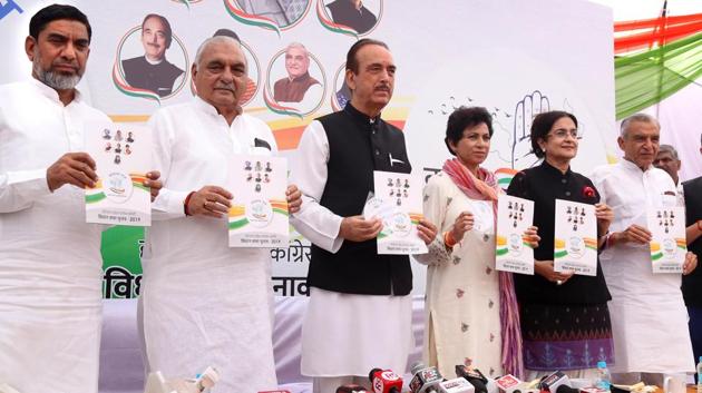 Former minister Aftab Ahmed, CLP leader Bhupinder Singh Hooda, Congress general secretary Ghulam Nabi Azad, MP and Haryana Congress President Kumari Selja, Kiran Choudhary and former Union Minister Pawan Kumar Bansal during a function to release the Congress manifesto for the upcoming Haryana Vidhan Sabha elections, at Sector 9, in Chandigarh. (Sanjeev Sharma / HT Photo)