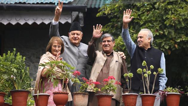 Member of Parliament and president of Jammu and Kashmir National Conference (NC) Farooq Abdullah with a delegation at his residence-cum temporary detention centre, in Srinagar, Jammu and Kashmir. (Waseem Andrabi / HT Photo)