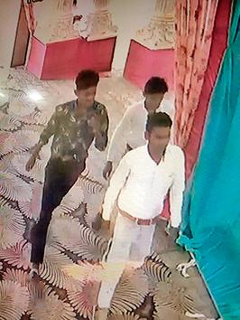 A CCTV grab of the suspects. (HT Photo) A CCTV grab of the suspects. (HT Photo)