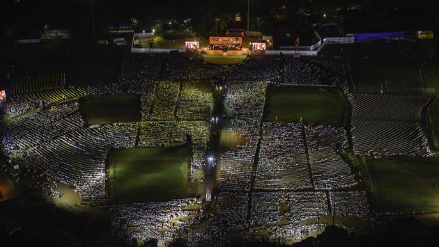 A bird’s eye of of Shiv Sena chief Uddhav Thackarey’s rally at Shivaji Park, in Mumbai, Maharashtra. (Anshuman Poyrekar / HT Photo)