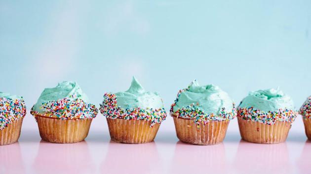 Cupcakes with mint-chocolate icing. (unsplash)