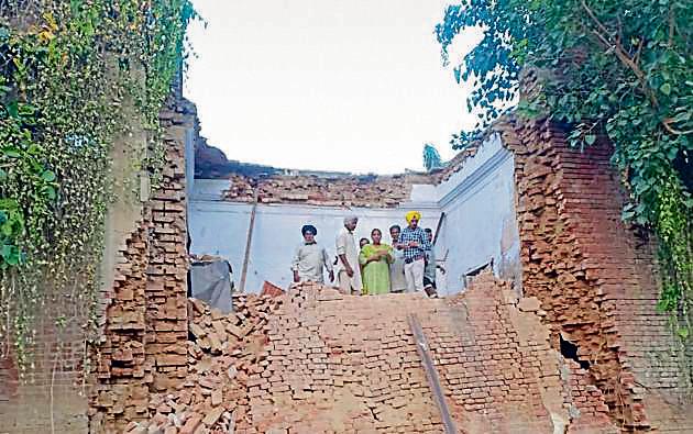 The collapsed house in Nabha.(HT PHOTO)