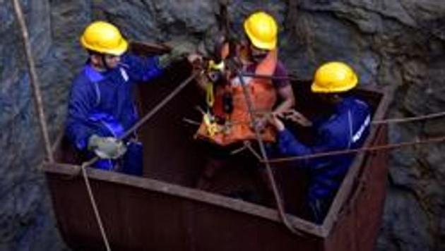 Three men trapped inside an illegal coal mine in Kulti area of West Bengal.(REUTERS Photo/ Representative image)