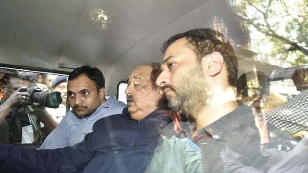 HDIL’s Rakesh Wadhwan(C) and Sarang Wadhawan(R) and PMC Banks’ Waryam Singh have been arrested in connection with the Rs 4,355 crore PMC Bank fraud case.(Hindustan Times) HDIL’s Rakesh Wadhwan(C) and Sarang Wadhawan(R) and PMC Banks’ Waryam Singh have been arrested in connection with the Rs 4,355 crore PMC Bank fraud case.(Hindustan Times)
