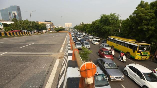 The highways authority is now exploring possibilities to bring down the project cost of the six-lane, access-controlled corridor, which passes through some of the most-congested areas in east and northeast Delhi, such as Geeta Colony, Shastri Park and Khajuri Khas. (Virendra Singh Gosain/ Hindustan Times) The highways authority is now exploring possibilities to bring down the project cost of the six-lane, access-controlled corridor, which passes through some of the most-congested areas in east and northeast Delhi, such as Geeta Colony, Shastri Park and Khajuri Khas. (Virendra Singh Gosain/ Hindustan Times)