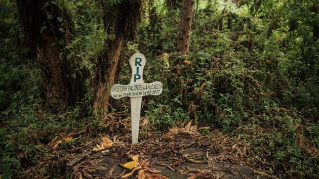 A grave of a ranger killed during his service. At least three people have been killed in clashes between the Pygmies and park rangers, although the circumstances of the deaths remain unclear. In Munyange village on the edge of the park, Pygmy chief Jean-Marie Kasula said his community had simply “decided to return to our land in strength.” “We’ve been suffering for 48 years,” he said. “(...) This is our Eden!” (Alexis Huguet / AFP)