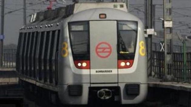 The DMRC confirmed delay in services between Qutub Minar and Huda City Centre on Tuesday. (Sonu Mehta/ HT Photo)