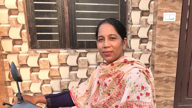 Ludhiana’s first woman bike-taxi driver poses with her two-wheeler in Ludhiana on Tuesday. She took the job as it was regular and was the pathway to her independence.(HT Photo) Ludhiana’s first woman bike-taxi driver poses with her two-wheeler in Ludhiana on Tuesday. She took the job as it was regular and was the pathway to her independence.(HT Photo)