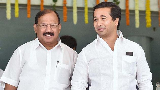 Ex-Congress leader, Kalidas Kolambkar (L). This time, he is contesting on a BJP ticket and is confident of winning the eighth term(PTI Photo)