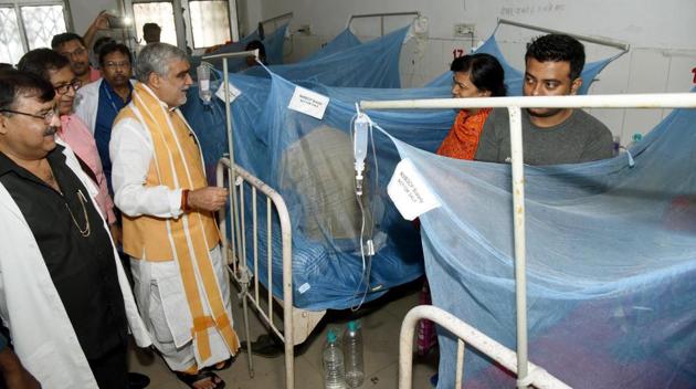 Union Minister of State for Health and Family Welfare Ashwini Kumar Choubey visits dengue patients at Patna Medical College & Hospital on Tuesday. (HT PHOTO.) Union Minister of State for Health and Family Welfare Ashwini Kumar Choubey visits dengue patients at Patna Medical College & Hospital on Tuesday. (HT PHOTO.)