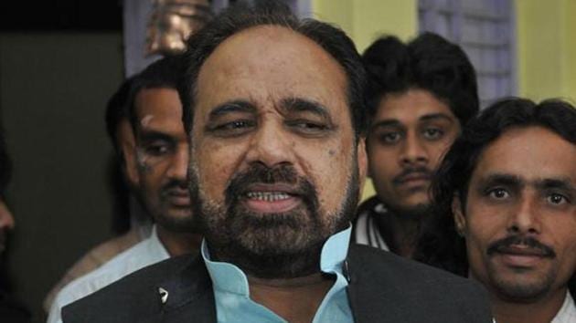 Gopal Bhargava has been asked by the EC to be careful while addressing public meetings, rallies and roadshows.(HT Photo)