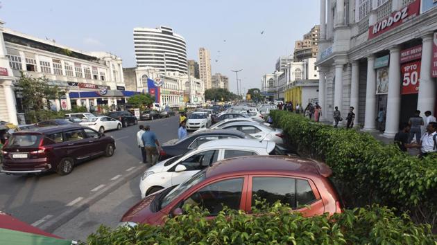Parking a car in a popular area such as Connaught Place (CP) for a 10-hour workday can become costly soon. (Sonu Mehta/HT PHOTO) Parking a car in a popular area such as Connaught Place (CP) for a 10-hour workday can become costly soon. (Sonu Mehta/HT PHOTO)