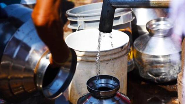 Six people have been booked for theft of groundwater over a period of 11 years from two illegal wells at Kalbadevi in south Mumbai.(HT file photo) Six people have been booked for theft of groundwater over a period of 11 years from two illegal wells at Kalbadevi in south Mumbai.(HT file photo)