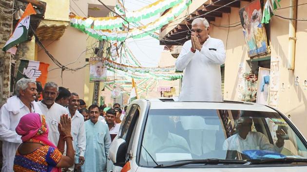Former Chief Minister of Haryana Bhupinder Singh Hooda during his election campaign in Garhi Sampla-Kiloi constituency in Rohtak district. (PTI) Former Chief Minister of Haryana Bhupinder Singh Hooda during his election campaign in Garhi Sampla-Kiloi constituency in Rohtak district. (PTI)