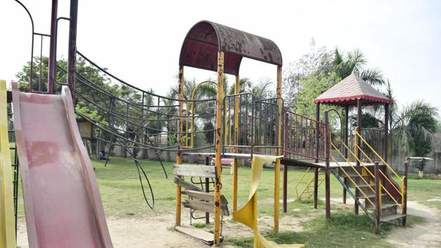 Fourteen people were injured after a swing collapsed in Shahadra’s Anand Vihar on Friday night. (Representative image)(HT Photo)