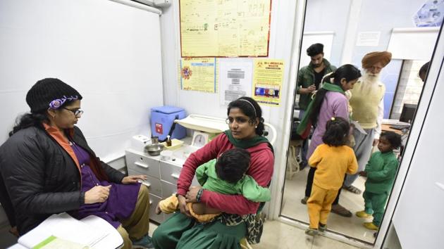 File phoot of a Mohalla Clinic organised by Delhi government at Peeragarhi in New Delhi.(HT File) File phoot of a Mohalla Clinic organised by Delhi government at Peeragarhi in New Delhi.(HT File)