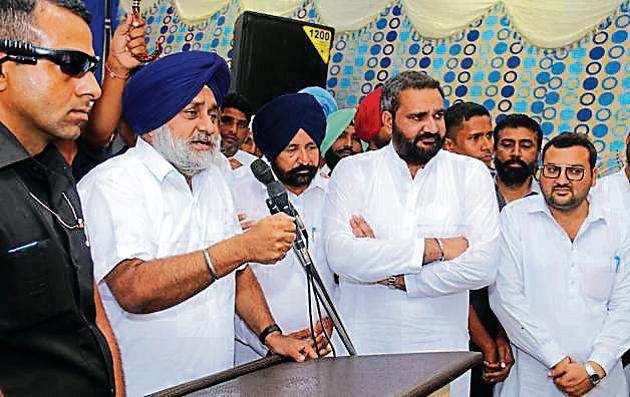 SAD president Sukhbir Singh Badal addressing a rally in favour of party candidate Raj Singh Dibbipura in Jalalabad on Friday. (Sanjeev Kumar/HT) SAD president Sukhbir Singh Badal addressing a rally in favour of party candidate Raj Singh Dibbipura in Jalalabad on Friday. (Sanjeev Kumar/HT)