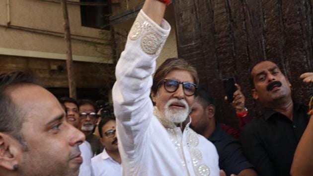Amitabh Bachchan greets fans who gathered outside his residence Prateeksha to wish him on his 77th birthday in Mumbai on Oct 11, 2019.(IANS)