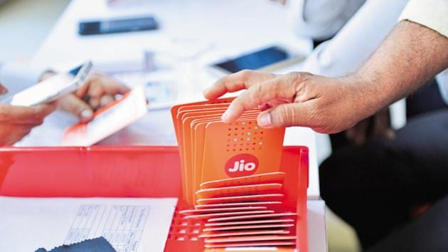In its move to charge customers for the first time since its launch, Jio has put the enitre blame on incumbents and the TRAI.(Aniruddha Chowdhury/Mint) In its move to charge customers for the first time since its launch, Jio has put the enitre blame on incumbents and the TRAI.(Aniruddha Chowdhury/Mint)
