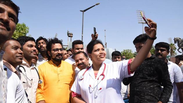 Kolhe’s presence on the campaign trail is always a big draw for fans, i.e. voters, like here in Pune. (HT/PHOTO) Kolhe’s presence on the campaign trail is always a big draw for fans, i.e. voters, like here in Pune. (HT/PHOTO)