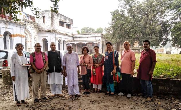 Heritage enthusiasts at Kakori Shareef on Sunday. (HT) Heritage enthusiasts at Kakori Shareef on Sunday. (HT)