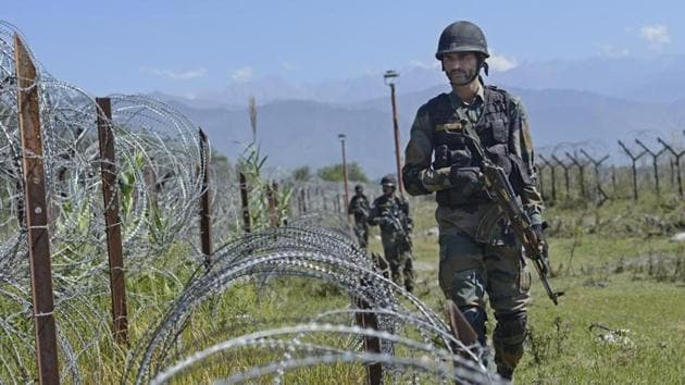 Army sources said the unprovoked ceasefire violation by Pakistan in Tangdhar sector, which was an attempt to push in terrorists into India under covering fire. (Hindustan Times/representative image) Army sources said the unprovoked ceasefire violation by Pakistan in Tangdhar sector, which was an attempt to push in terrorists into India under covering fire. (Hindustan Times/representative image)