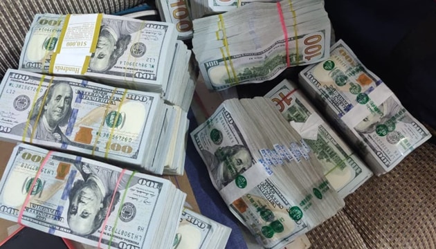 Out of ₹64 crore unaccounted cash seized in the raids on the ashram and business premises on self styled godman Kalki Bhagwan, ₹20 crore was in US dollars, (HT PHOTO) Out of ₹64 crore unaccounted cash seized in the raids on the ashram and business premises on self styled godman Kalki Bhagwan, ₹20 crore was in US dollars, (HT PHOTO)