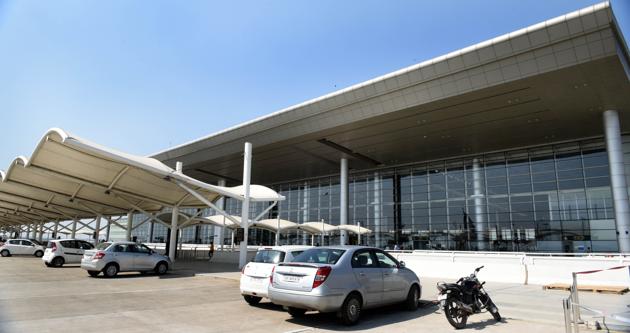 Even though the Chandigarh airport got the international status in 2016 and round-the-clock operations at the airport started in March this year, however, it still lacks basic facilities.(HT FILE PHOTO) Even though the Chandigarh airport got the international status in 2016 and round-the-clock operations at the airport started in March this year, however, it still lacks basic facilities.(HT FILE PHOTO)