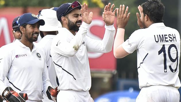 Indian bowler Umesh Yadav with captain Virat Kohli and other teammates.(PTI) Indian bowler Umesh Yadav with captain Virat Kohli and other teammates.(PTI)