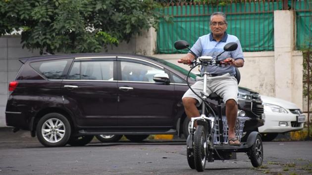 A senior citizen arrives to vote on his eco-friendly two-wheeler at Jamnabai Narsee School, Juhu in Mumbai. The BJP’s high-voltage election campaigning aggressively raised the nationalism plank by focusing on the government’s scrapping of Kashmir’s special status in early August and targeting the opposition on national security and corruption. The party has pledged to work towards making Maharashtra drought-free. (Shashi S Kashyap / HT Photo)